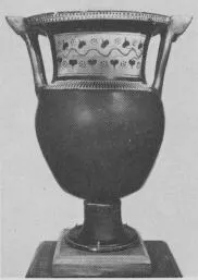 KRATER, COLUMN (SOUTH ITALIAN, APULIAN, RED-FIGURE)