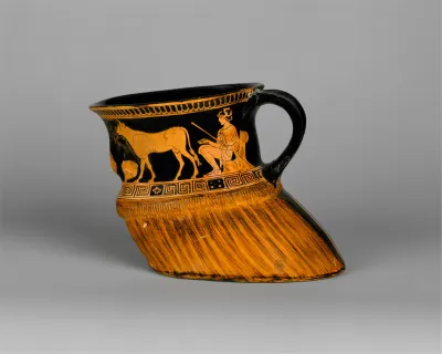 Terracotta cup: cow's hoof