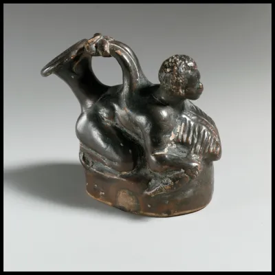 Terracotta askos (flask with a spout and handle)