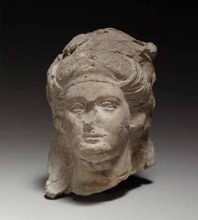 Female head, probably of a goddess