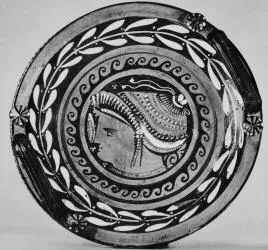 PHIALE (SOUTH ITALIAN, APULIAN, RED-FIGURE)