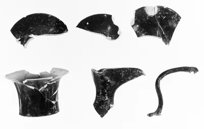 Apulian Black Oinochoe Shape 6
