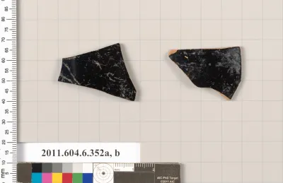 Terracotta fragments of closed shapes