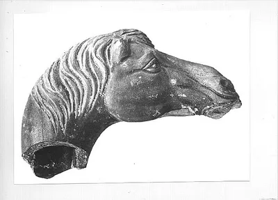 vase plastique  ; figurine