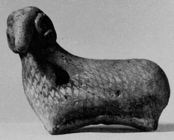 FIGURE VASE (CORINTHIAN)