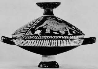 LEKANIS (SOUTH ITALIAN, APULIAN, RED-FIGURE)