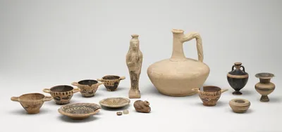 vase plastique ; figurine
