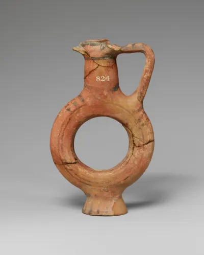 Terracotta flask with ring-shaped body