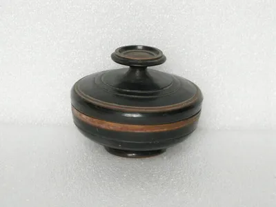 pyxis avec couvercle