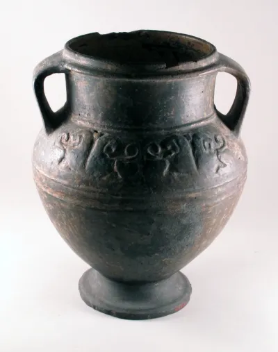 Amphora with lid
