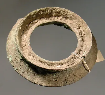 Standring eines Gefäßes, ohne Dekor