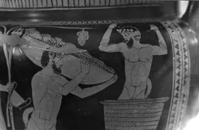 KRATER, COLUMN (ATHENIAN, RED-FIGURE)