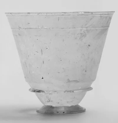 Steilwandiger Becher aus farblosem Glas (Konischer Becher)