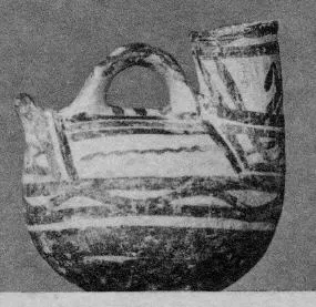 ASKOS (DAUNIAN, RED-BROWN ON BUFF WARE)