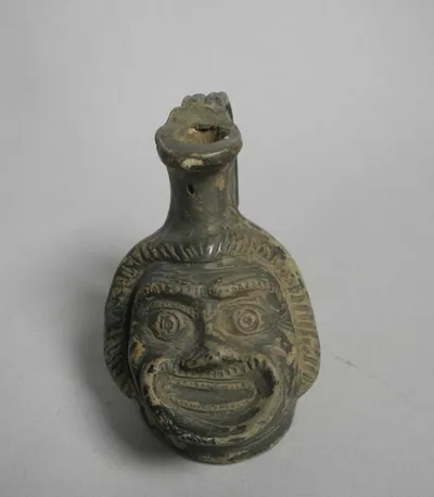 œnochoé ; vase plastique