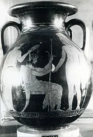 PELIKE (ATHENIAN, RED-FIGURE)