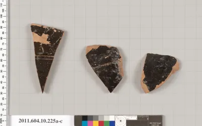 Terracotta fragments of closed shapes