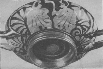 CUP, STEMLESS (ATHENIAN, RED-FIGURE)