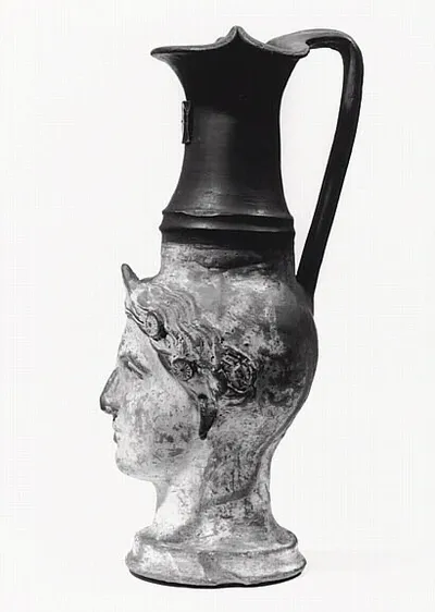 œnochoé ; vase plastique