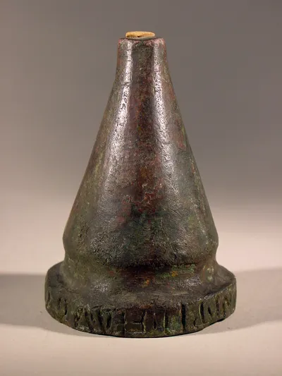 Trichtergefäβ (Hohlmaß für Flüssigkeiten) mit Inschrift IMP.M.AVR.ANTONINI.PII.FEL.AVG.CC.