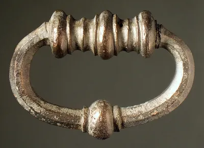 Henkel mit Ansatz (profiliert), reduziert