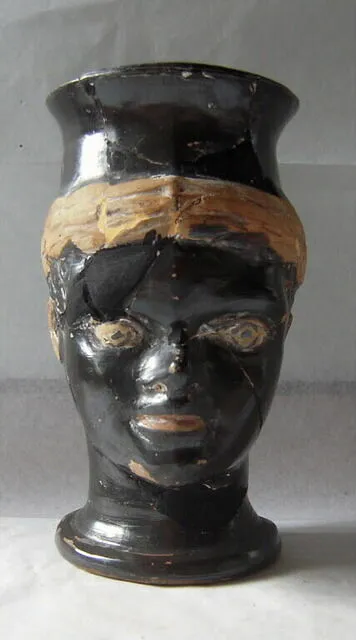 vase plastique ; œnochoé