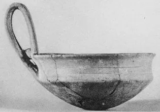 KYATHOS (ETRUSCAN, BUCCHERO)