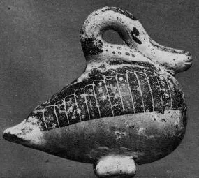 FIGURE VASE (ITALO-CORINTHIAN, PLASTIC)