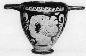 SKYPHOS (SOUTH ITALIAN, APULIAN, RED-FIGURE)