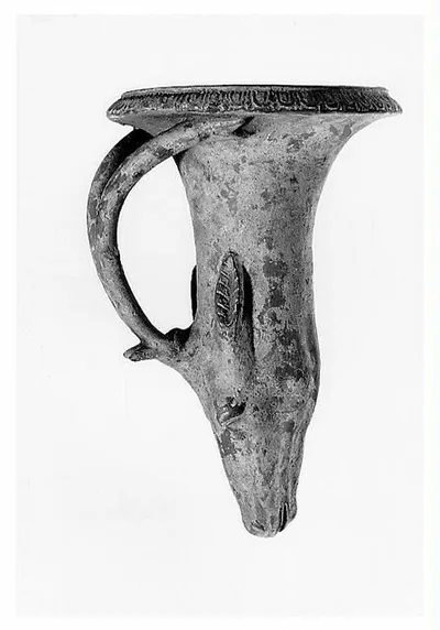 rhyton ; vase plastique
