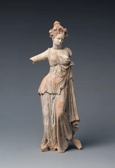 Terracotta statuette of a woman