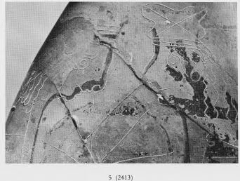 ALABASTRON (ETRUSCO-CORINTHIAN, BLACK-FIGURE)