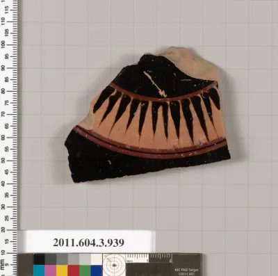 Terracotta fragment of a lekanis lid (covered dish)