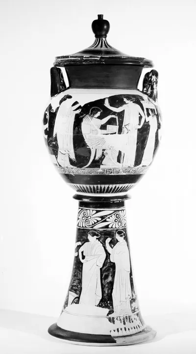 Lebes gamikos (Amphora auf hohem Fuβ, Attisch-rotfiguriger Lebes Gamikos)