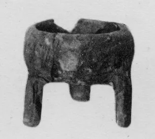 TRIPOD VASE (ATHENIAN GEOMETRIC)