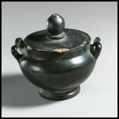 Terracotta pyxis (box)