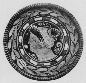 PLATE (SOUTH ITALIAN, APULIAN, RED-FIGURE)