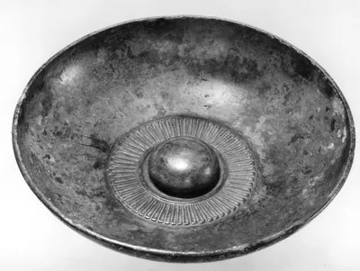 Omphalosschale [Komm.: Vgl. Silberschale: Indiana University Art Museum 69.102.2.] (Spendeschale (Omphalosschale))