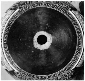AMPHORA, PANATHENAIC SHAPE (SOUTH ITALIAN, APULIAN, RED-FIGURE)