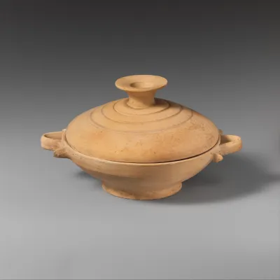 Terracotta lekanis (dish) with lid