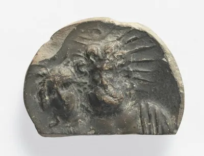 coupe  ; médaillon de vase