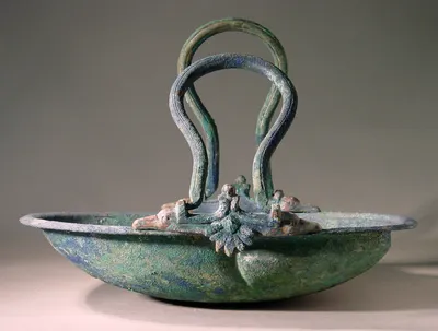 Ovale Schale (Römische Schale mit beweglichen Henkeln)
