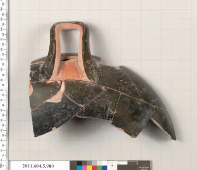 Terracotta rim fragment of a kylix (drinking cup)