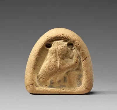 Loom weight with Spinning Owl