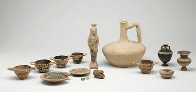figurine ; vase plastique