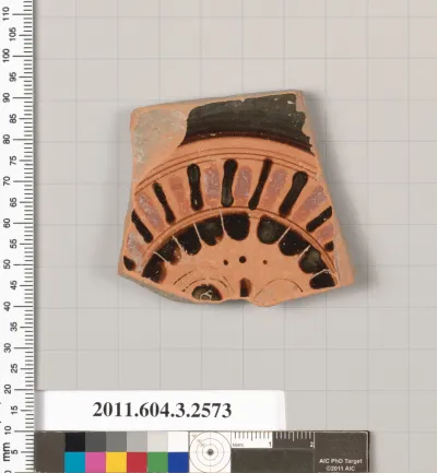 Terracotta fragment of a Little Master cup (drinking cup)