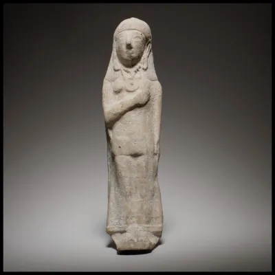 Terracotta statuette of a woman
