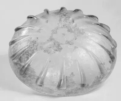Schale aus klarem Glas (Rippenschale)