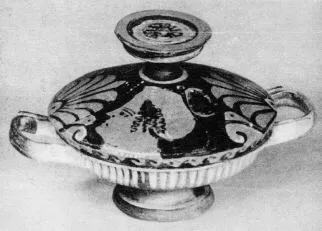 LEKANIS (SOUTH ITALIAN, CAMPANIAN, RED-FIGURE)