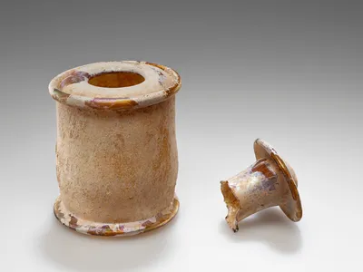 Amber-colored Pyxis with lid